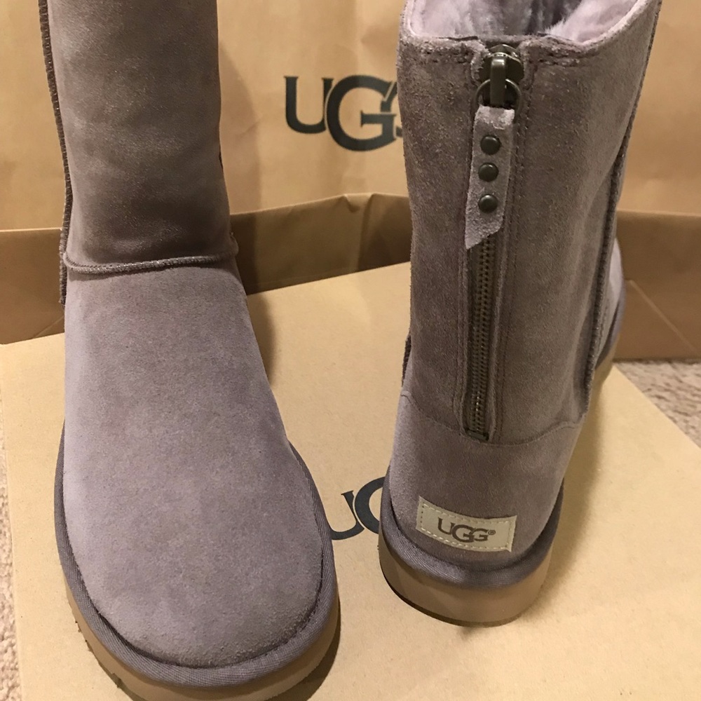 UGG CLASSIC SHORT ZIP WOMEN'S BOOTS US SIZE 11 New